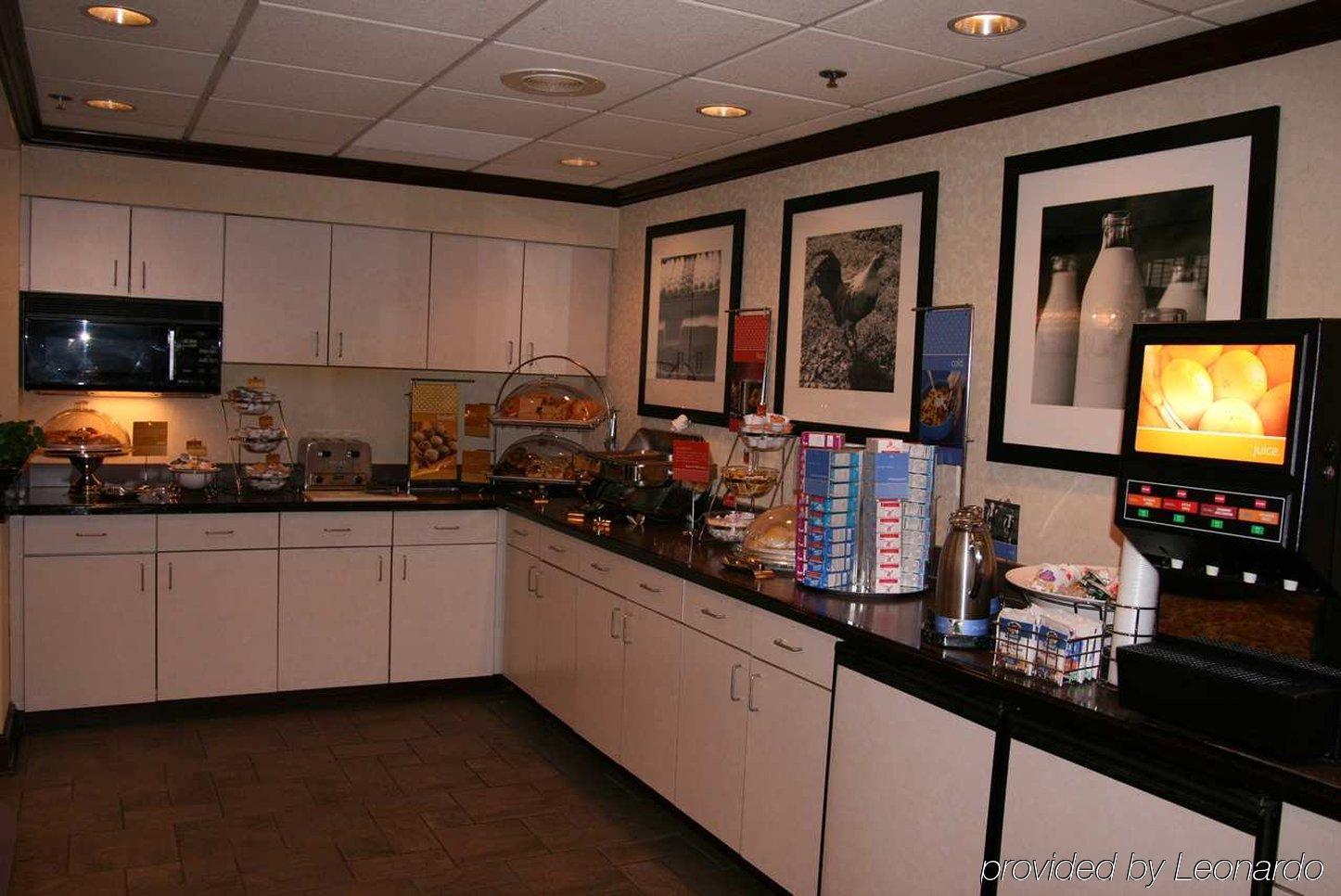 Hampton Inn & Suites Bethlehem Restoran gambar